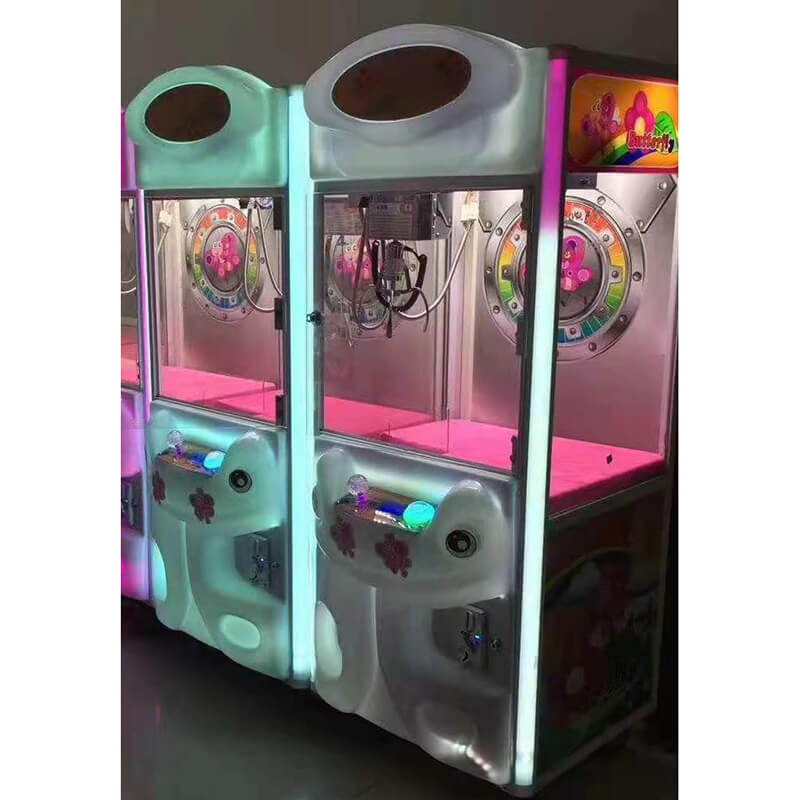coin-operated-claw-machine-3